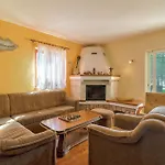 Tatil Evi Two-bedroom With A Fireplace 05 Jezera