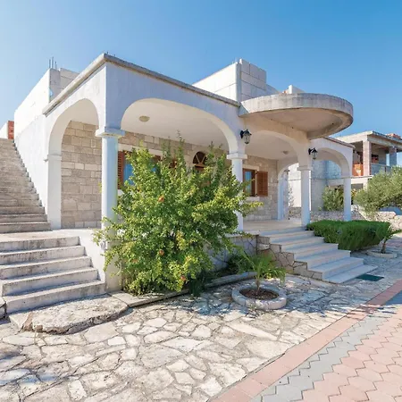 Two-bedroom With A Fireplace 05 度假居