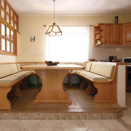 Two-bedroom With A Fireplace 05 度假居 *