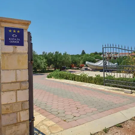 度假居 Two-bedroom With A Fireplace 05 *