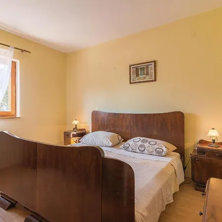 Two-bedroom With A Fireplace 05 度假居 耶泽拉