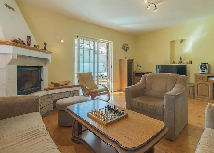 Two-bedroom With A Fireplace 05 度假居