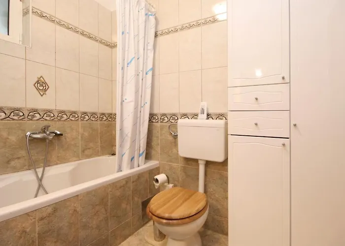 Сasa de vacaciones Two-bedroom With A Fireplace 05 Jezera