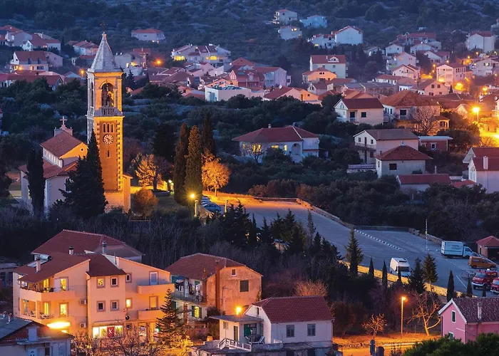 Two-bedroom With A Fireplace 05 耶泽拉