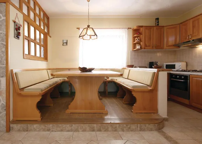 Two-bedroom With A Fireplace 05 度假居 *