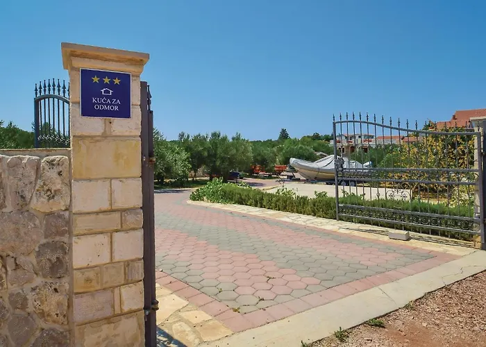 度假居 Two-bedroom With A Fireplace 05 *