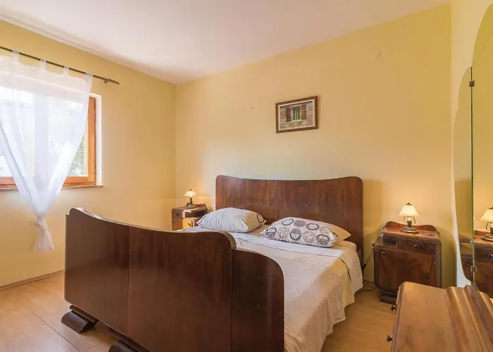 Two-bedroom With A Fireplace 05 度假居 耶泽拉