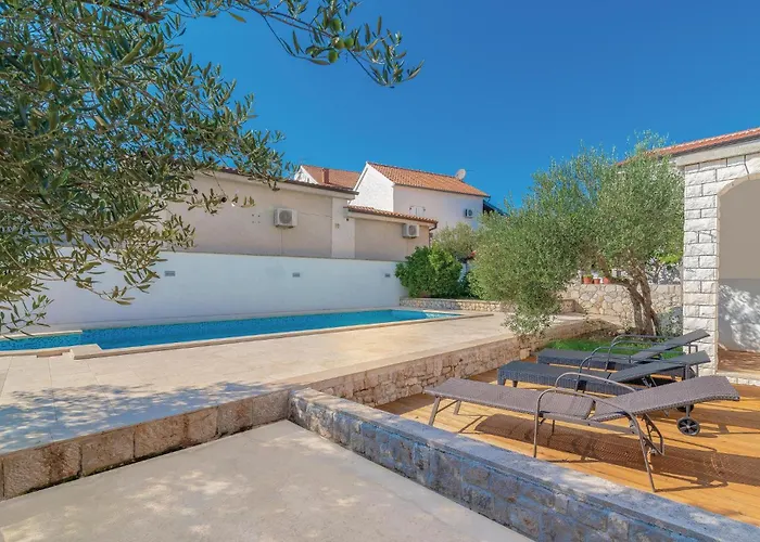 Сasa de vacaciones Two-bedroom With A Fireplace 05